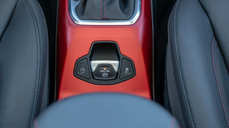 Детали интерьера Jeep Renegade Trailhawk (BU) 2018 года  (NA) (фото 11 из 40)